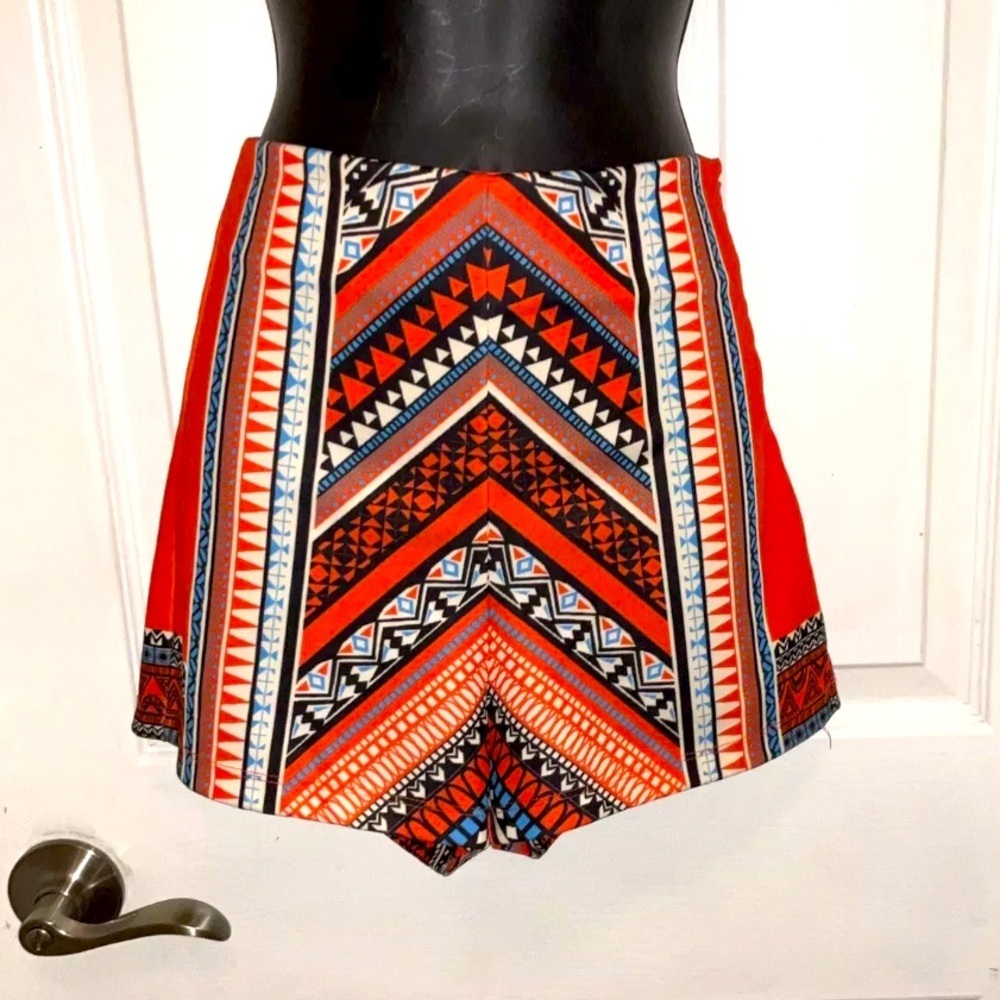 Jealous Tomato Women’s‎ /Juniors Aztec Print Shorts Size M